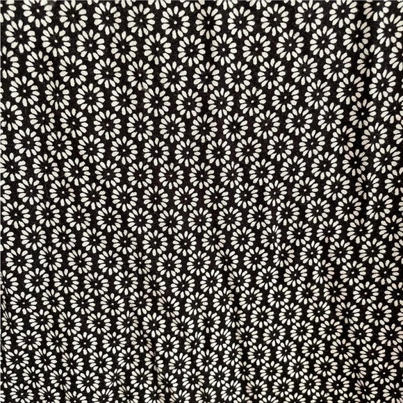 Brandy Melville Laurel Dress - Picture 2 of 2